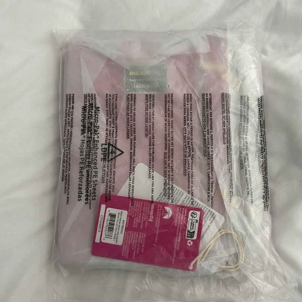 NWT Loungefly Mean Girls Burn Book Notebook - Picture 6 of 6